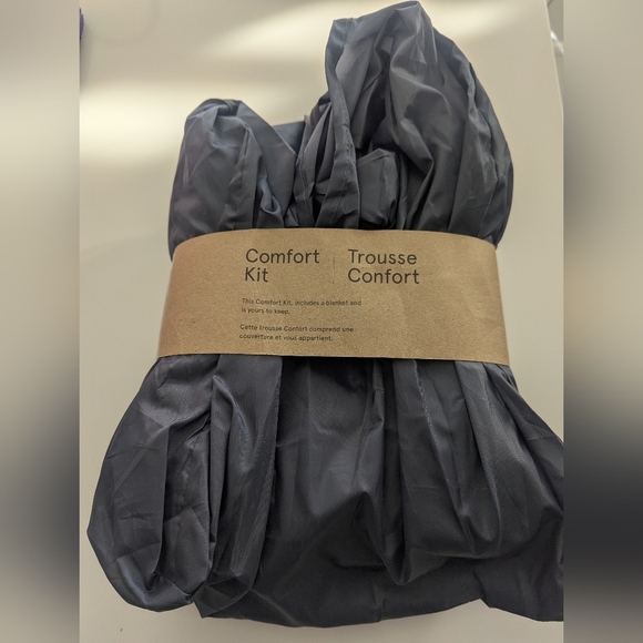 Air Transat Travel Kit Eye Mask L' Occitane Toiletries - New - Picture 2 of 4